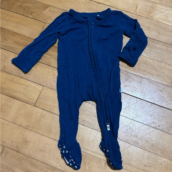 Posh Peanut Footie - Picture 1 of 4